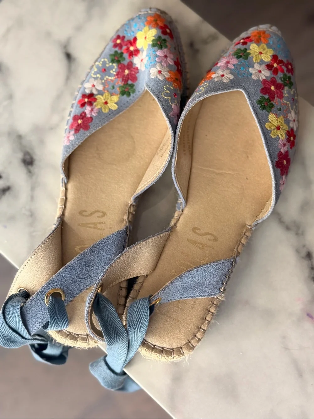 Fabiolas Blue Floral Embroidered Espadrille Tie-Wandal - Light Blue